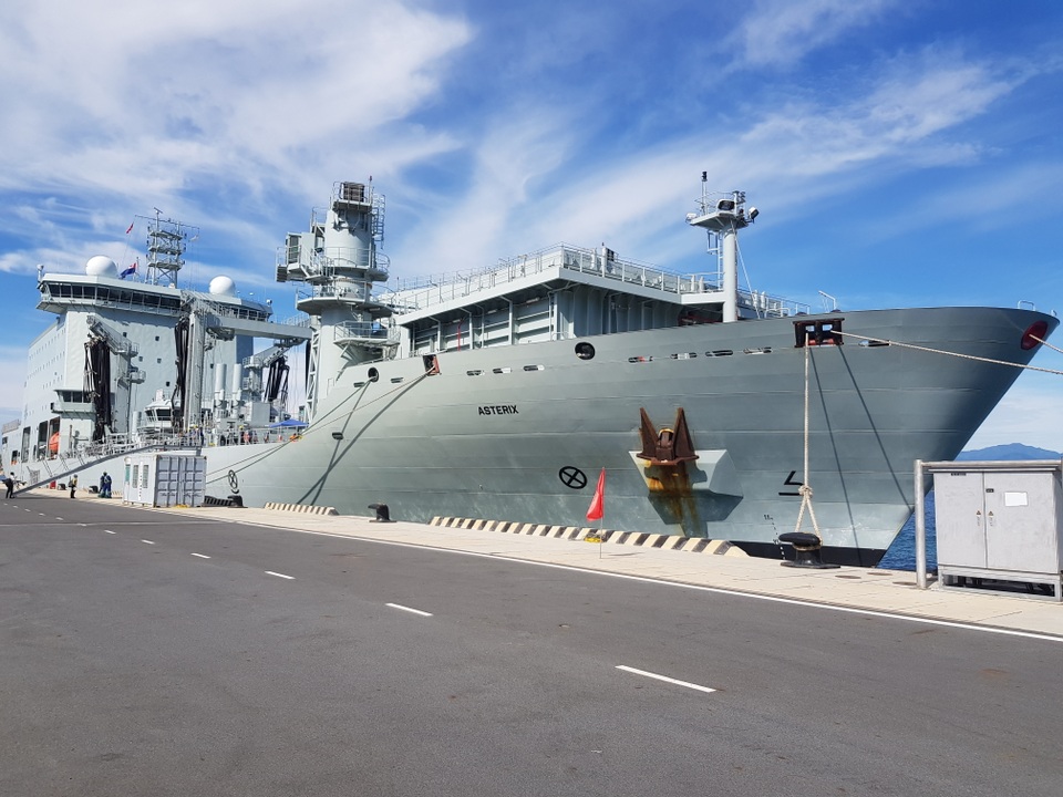 Hệ thống tác chiến hiện đại trên 2 chiến hạm Canada đang thăm Cam Ranh - 7