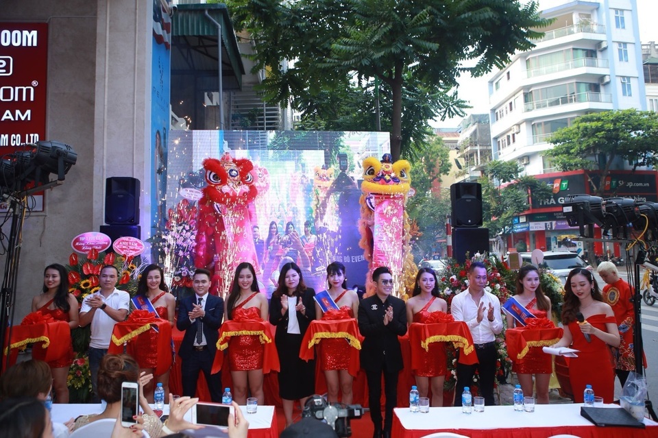 Khai trương showroom phụ kiện điện thoại hàng đầu Trung Quốc tại Hà Nội - 1 Khai trương showroom phụ kiện điện thoại hàng đầu Trung Quốc tại Hà Nội - 1
