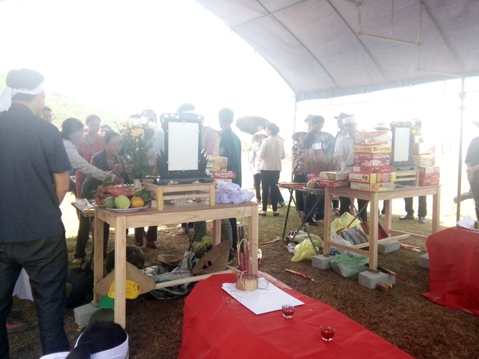 Thi thể 2 lao động Việt bị sát hại tại Angola đã được đưa về quê nhà - 3 Thi thể 2 lao động Việt bị sát hại tại Angola đã được đưa về quê nhà - 3