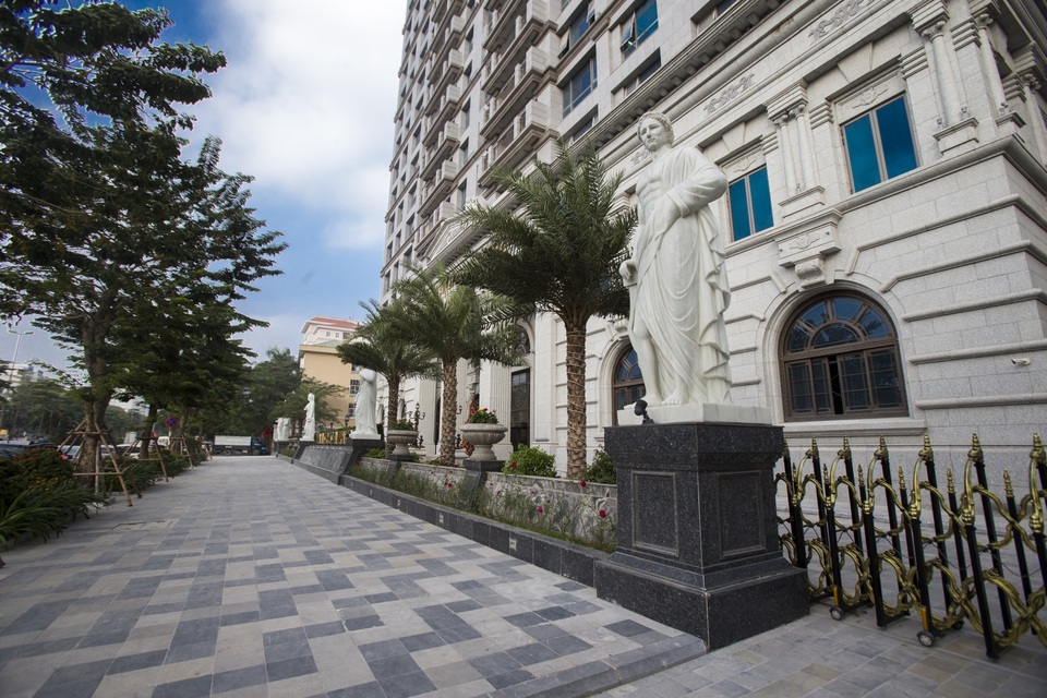 D. Palais Louis đã mê hoặc khách hàng như thế nào? - 2 D. Palais Louis đã mê hoặc khách hàng như thế nào? - 2