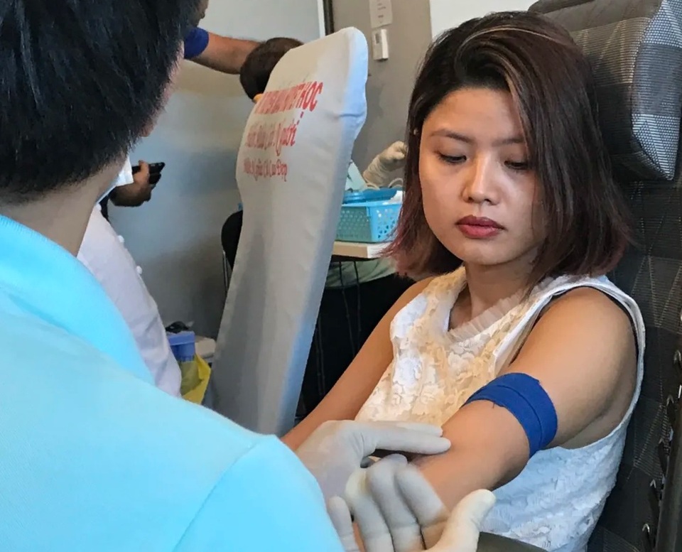 Dân công sở sành điệu... đi hiến máu tình nguyện - 4 Dân công sở sành điệu... đi hiến máu tình nguyện - 4