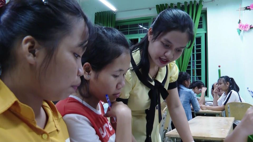 Giáo viên vùng cao nỗ lực sát cánh cùng học trò chuẩn bị vượt “vũ môn” - 2 Giáo viên vùng cao nỗ lực sát cánh cùng học trò chuẩn bị vượt “vũ môn” - 2