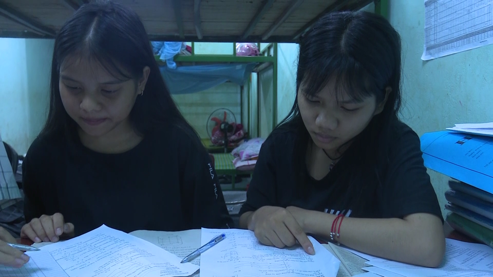 Giáo viên vùng cao nỗ lực sát cánh cùng học trò chuẩn bị vượt “vũ môn” - 3 Giáo viên vùng cao nỗ lực sát cánh cùng học trò chuẩn bị vượt “vũ môn” - 3