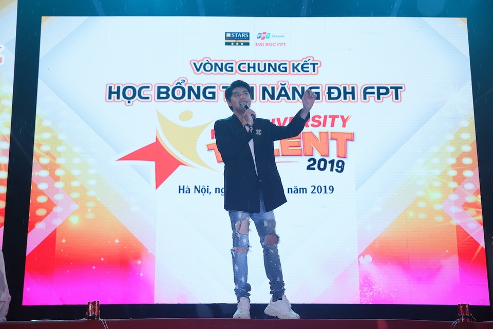 Nêu thông điệp “cứu trái đất”, nữ sinh Hà Nội xuất sắc giành Quán quân cuộc thi tài năng ĐH FPT - 1 Nêu thông điệp “cứu trái đất”, nữ sinh Hà Nội xuất sắc giành Quán quân cuộc thi tài năng ĐH FPT - 1