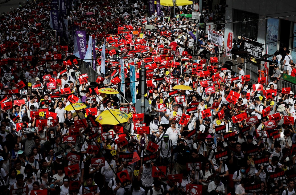 Hong Kong đối mặt biển người phản đối dự luật dẫn độ - 13 Hong Kong đối mặt biển người phản đối dự luật dẫn độ - 13