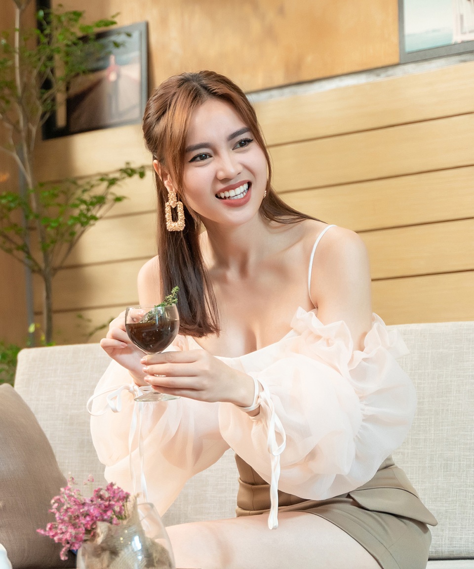 Ninh Dương Lan Ngọc từng muốn bỏ nghề vì tin đồn làm gái, mua giải - 3 Ninh Dương Lan Ngọc từng muốn bỏ nghề vì tin đồn làm gái, mua giải - 3