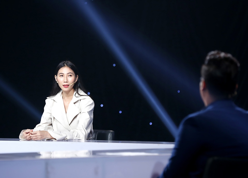 Người mẫu Cao Ngân trở lại sau 2 năm gây sốc với hình ảnh “ốm trơ xương” - 3 Người mẫu Cao Ngân trở lại sau 2 năm gây sốc với hình ảnh “ốm trơ xương” - 3