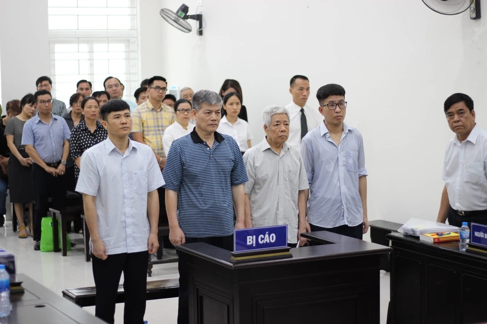 Bị triệu tập, Hà Văn Thắm vắng mặt tại phiên xử cựu Chủ tịch Vinashin - 1 Bị triệu tập, Hà Văn Thắm vắng mặt tại phiên xử cựu Chủ tịch Vinashin - 1