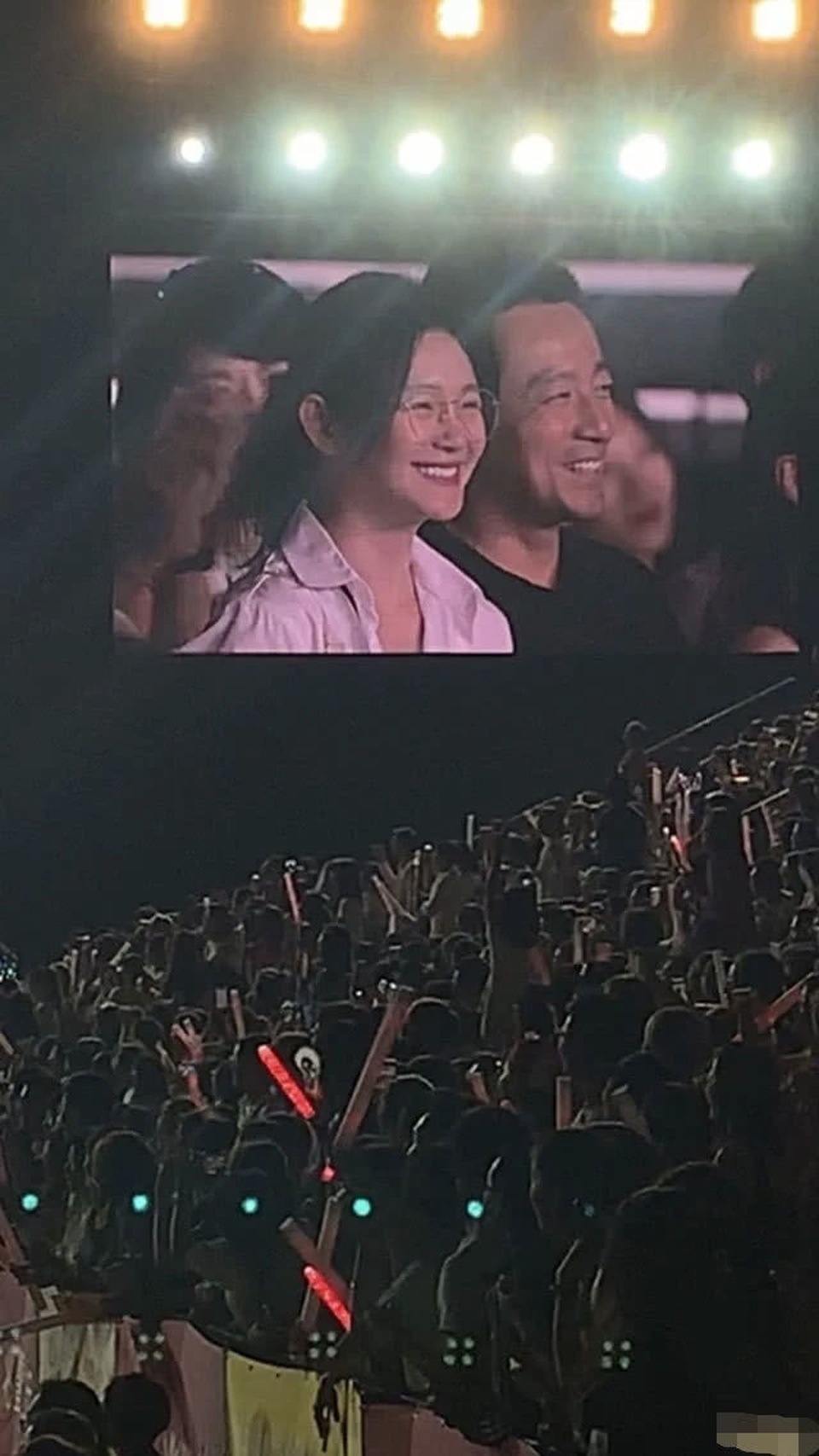 Vợ chồng Từ Hy Viên ‘trốn’ con đi hò hẹn - 6 Vợ chồng Từ Hy Viên ‘trốn’ con đi hò hẹn - 6