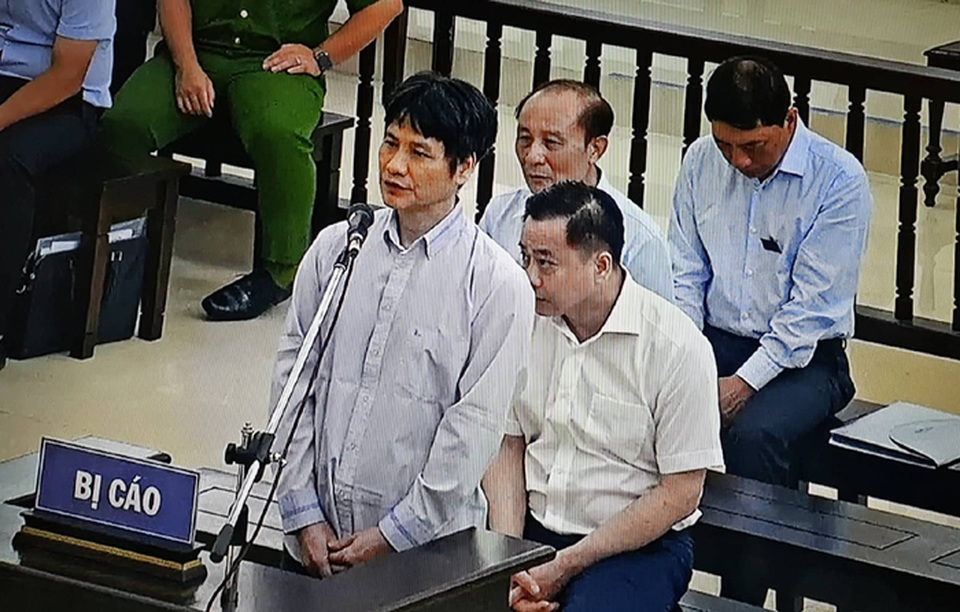 2 cựu Thứ trưởng bộ Công an và Vũ nhôm tiếp tục hầu tòa - 5 2 cựu Thứ trưởng bộ Công an và Vũ nhôm tiếp tục hầu tòa - 5