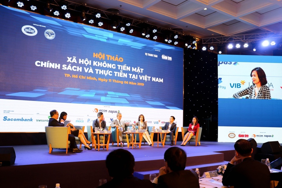 VIB tích cực đưa ra các giải pháp thanh toán không tiền mặt - 1