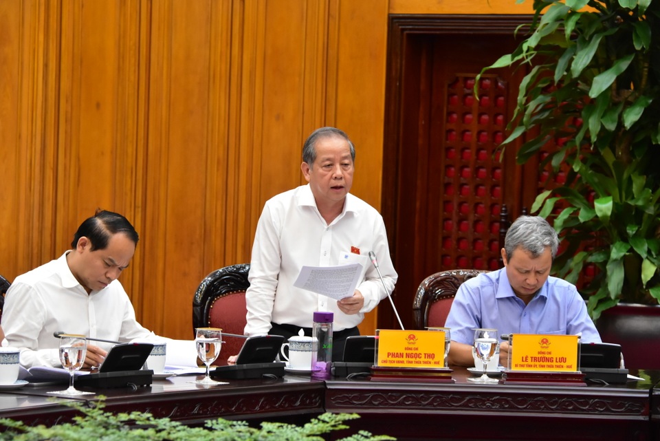 Thủ tướng: Huế cần phát huy khát vọng và hoài bão, đi đầu trong các phong trào - 2 Thủ tướng: Huế cần phát huy khát vọng và hoài bão, đi đầu trong các phong trào - 2