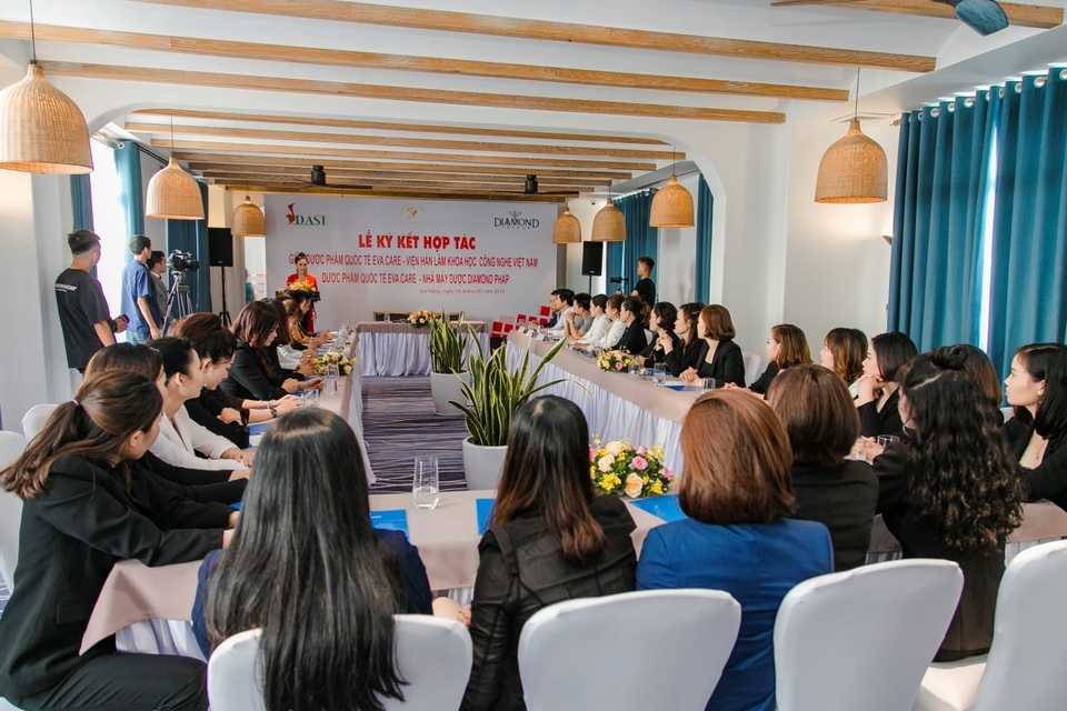 Eva Care chính thức ký thỏa thuận hợp tác cùng Viện Hàn lâm Khoa học và Công nghệ Việt Nam - 2 Eva Care chính thức ký thỏa thuận hợp tác cùng Viện Hàn lâm Khoa học và Công nghệ Việt Nam - 2