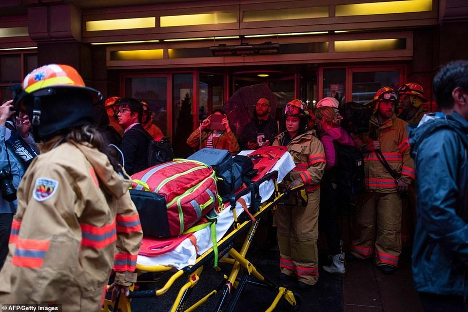 Trực thăng đâm nóc cao ốc, người New York lo sợ kịch bản khủng bố 11/9 - 7 Trực thăng đâm nóc cao ốc, người New York lo sợ kịch bản khủng bố 11/9 - 7