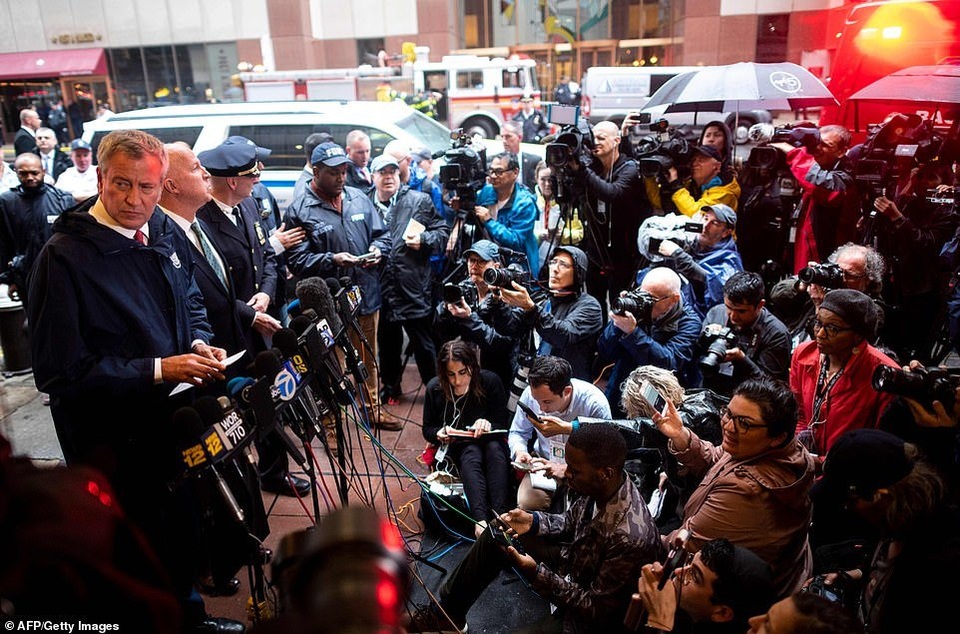 Trực thăng đâm nóc cao ốc, người New York lo sợ kịch bản khủng bố 11/9 - 8 Trực thăng đâm nóc cao ốc, người New York lo sợ kịch bản khủng bố 11/9 - 8