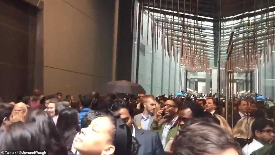 Trực thăng đâm nóc cao ốc, người New York lo sợ kịch bản khủng bố 11/9 - 5 Trực thăng đâm nóc cao ốc, người New York lo sợ kịch bản khủng bố 11/9 - 5