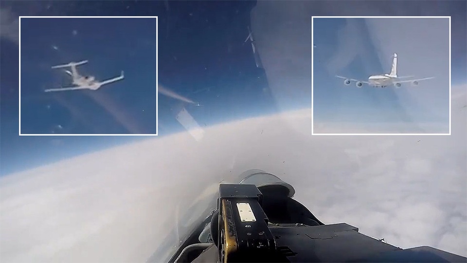Khoảnh khắc Su-27 Nga chặn máy bay do thám Mỹ áp sát biên giới - 1 Khoảnh khắc Su-27 Nga chặn máy bay do thám Mỹ áp sát biên giới - 1