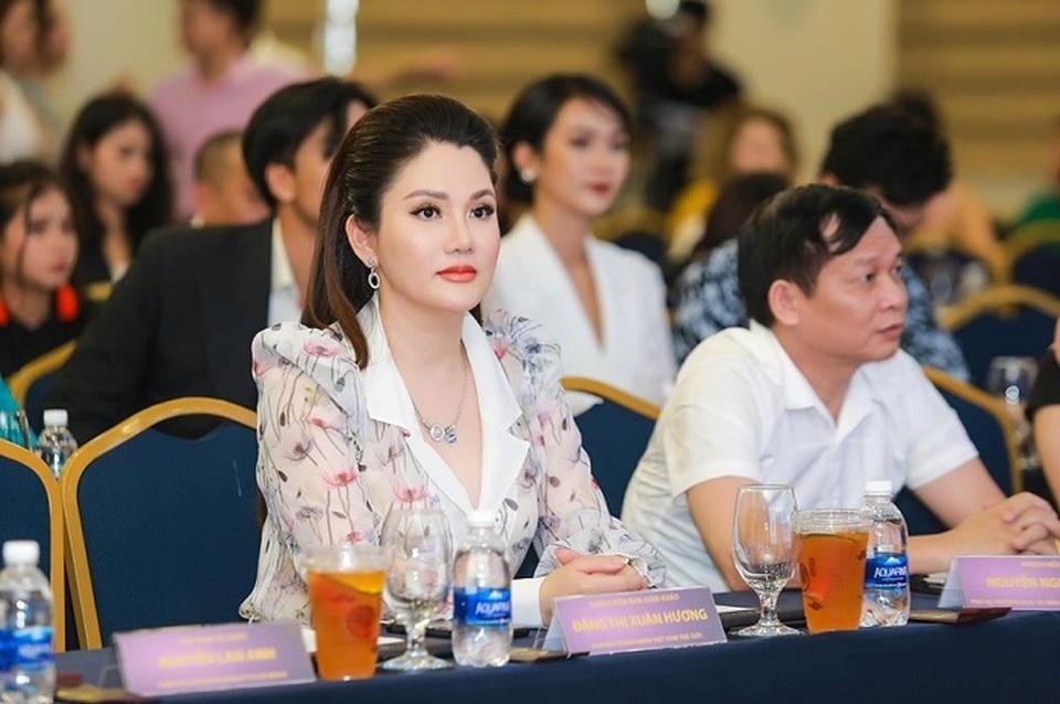 Đặng Thị Xuân Hương: Khẳng định vị thế khi làm giám khảo hoa hậu doanh nhân Việt Hàn 2019 - 4 Đặng Thị Xuân Hương: Khẳng định vị thế khi làm giám khảo hoa hậu doanh nhân Việt Hàn 2019 - 4