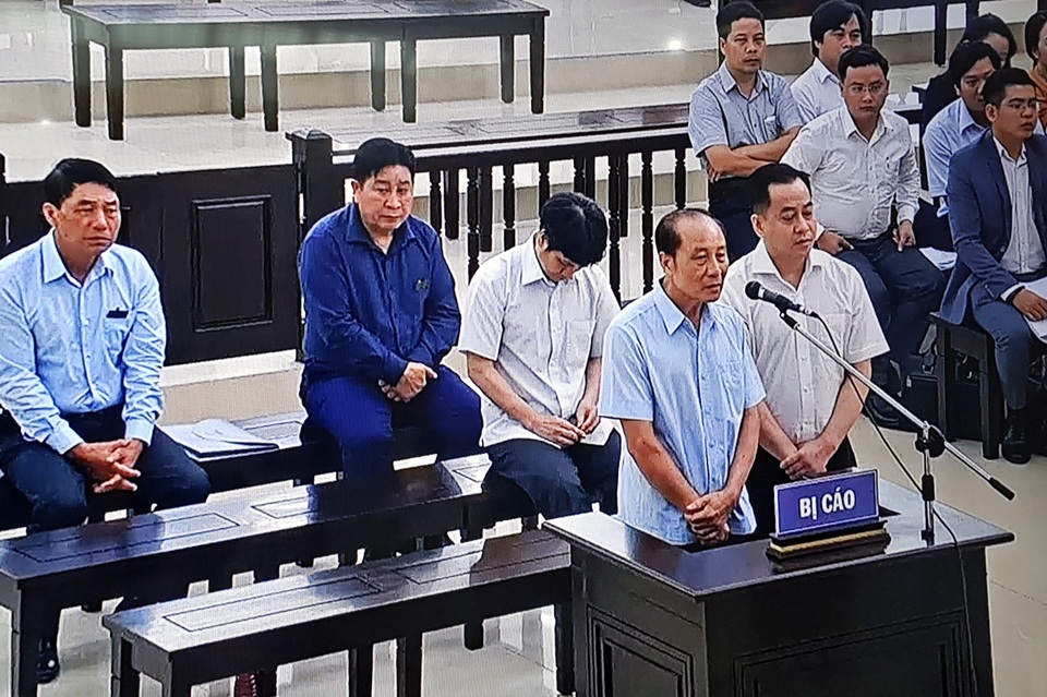 Vũ “nhôm” đối chất với hai sếp cũ - 2 Vũ “nhôm” đối chất với hai sếp cũ - 2