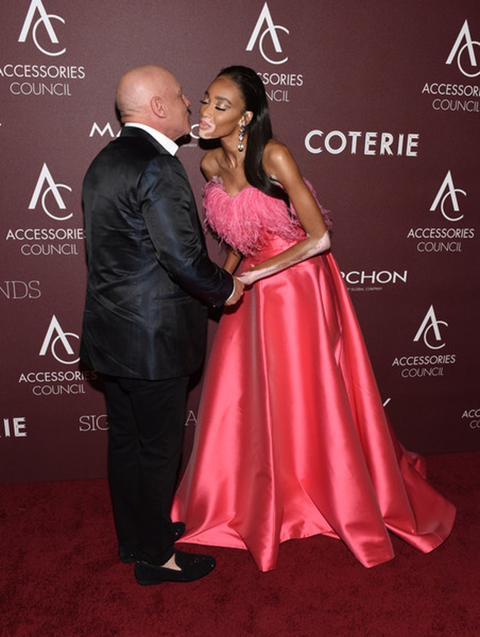 Winnie Harlow đẹp như công chúa với váy hồng - 6 Winnie Harlow đẹp như công chúa với váy hồng - 6