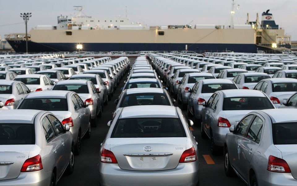 Doanh số xe trong nước suy thoái, ông lớn Toyota Việt Nam ôm hận - 2 Doanh số xe trong nước suy thoái, ông lớn Toyota Việt Nam ôm hận - 2