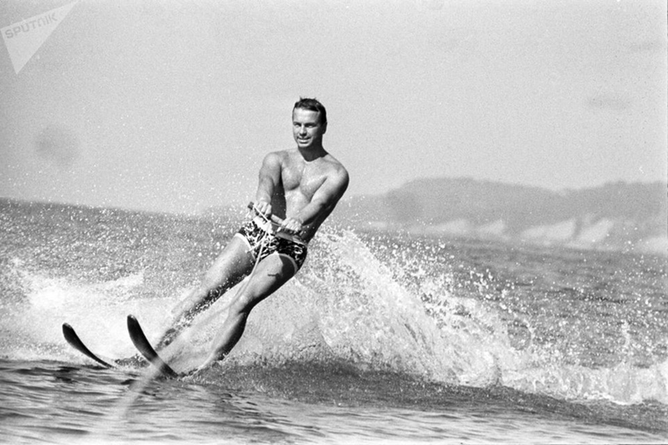 Ảnh hiếm về các hoạt động giải trí của giới trẻ Liên Xô trên bãi biển - 10 Ảnh hiếm về các hoạt động giải trí của giới trẻ Liên Xô trên bãi biển - 10