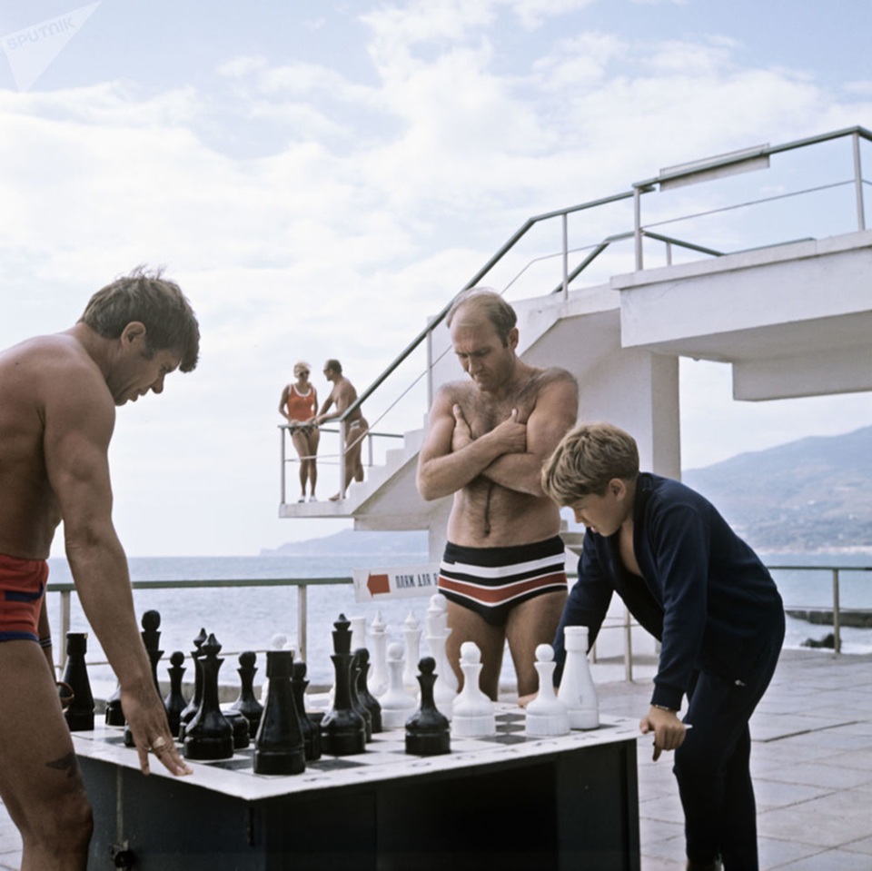 Ảnh hiếm về các hoạt động giải trí của giới trẻ Liên Xô trên bãi biển - 12 Ảnh hiếm về các hoạt động giải trí của giới trẻ Liên Xô trên bãi biển - 12