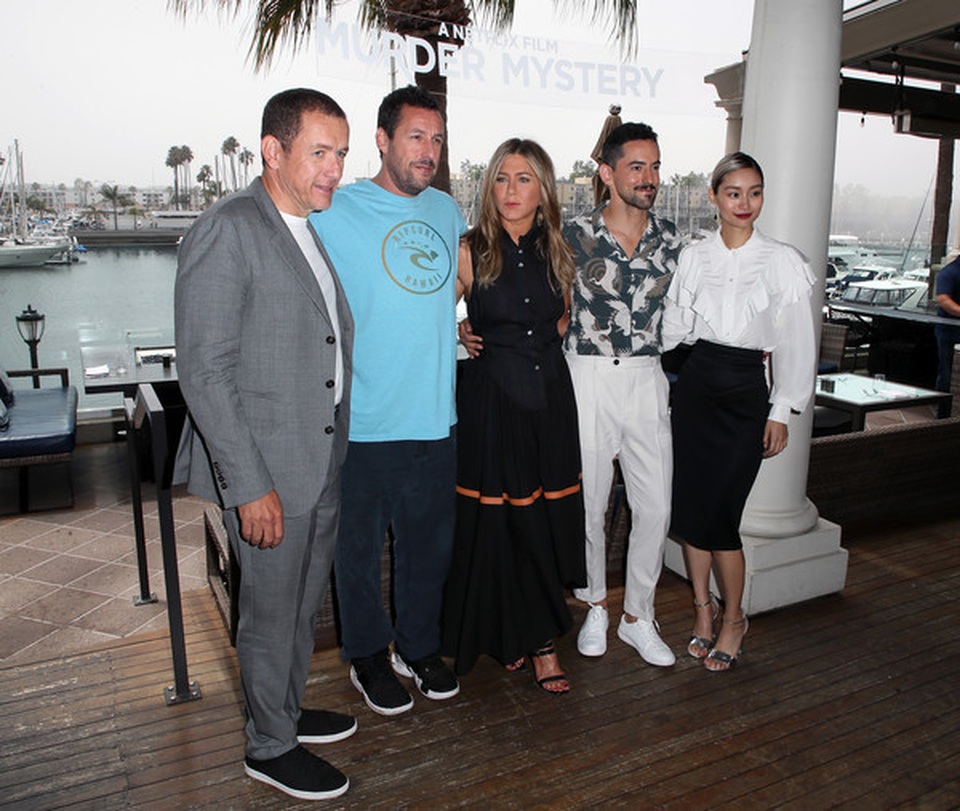 Jennifer Aniston vẫn trẻ đẹp ở tuổi ngũ tuần - 9