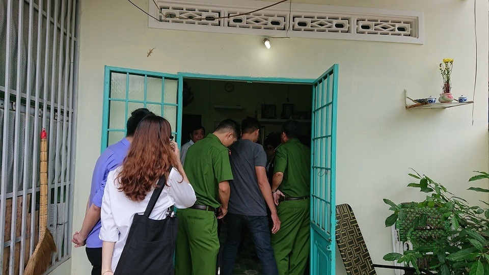 Công an ập vào 5 tụ điểm, bắt hàng chục đối tượng mua bán ma túy - 2 Công an ập vào 5 tụ điểm, bắt hàng chục đối tượng mua bán ma túy - 2