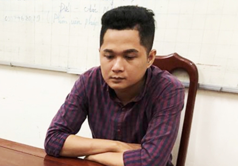 Ra đầu thú sau 12 năm bỏ trốn vì trộm nửa tỷ đồng - 1 Ra đầu thú sau 12 năm bỏ trốn vì trộm nửa tỷ đồng - 1