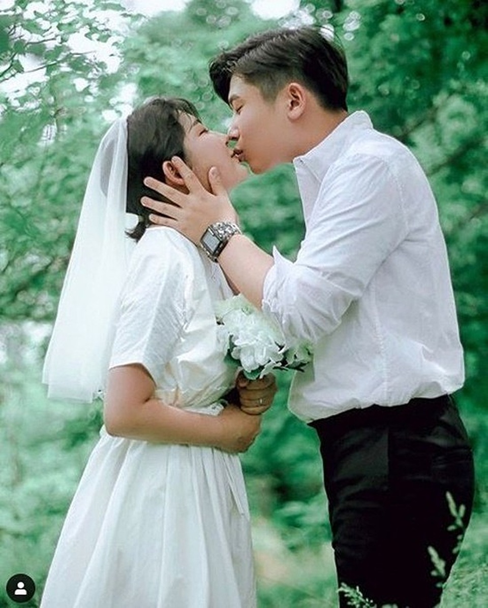 17 tuổi, con gái nữ diễn viên Choi Ji Shil khoe ảnh cưới - 2 17 tuổi, con gái nữ diễn viên Choi Ji Shil khoe ảnh cưới - 2