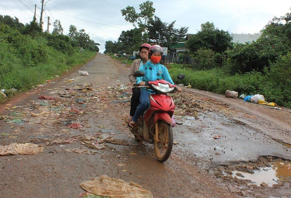 Người dân phản đối dự án xử lý rác nằm sát khu dân cư - 1 Người dân phản đối dự án xử lý rác nằm sát khu dân cư - 1