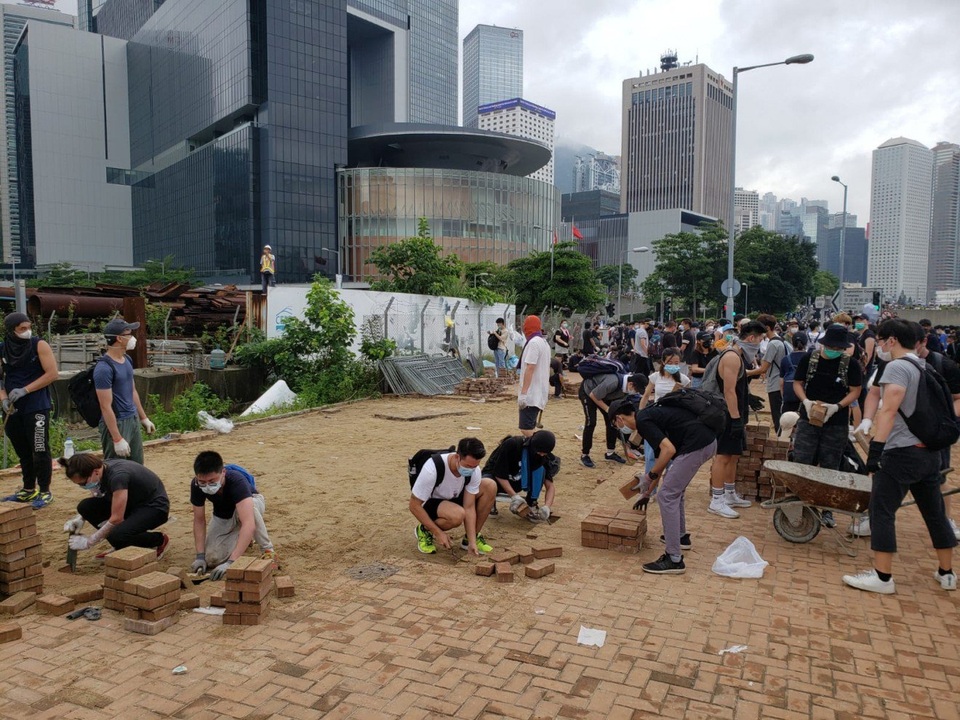 Làn sóng biểu tình tại Hong Kong giữa tranh cãi về dự luật dẫn độ - 4 Làn sóng biểu tình tại Hong Kong giữa tranh cãi về dự luật dẫn độ - 4