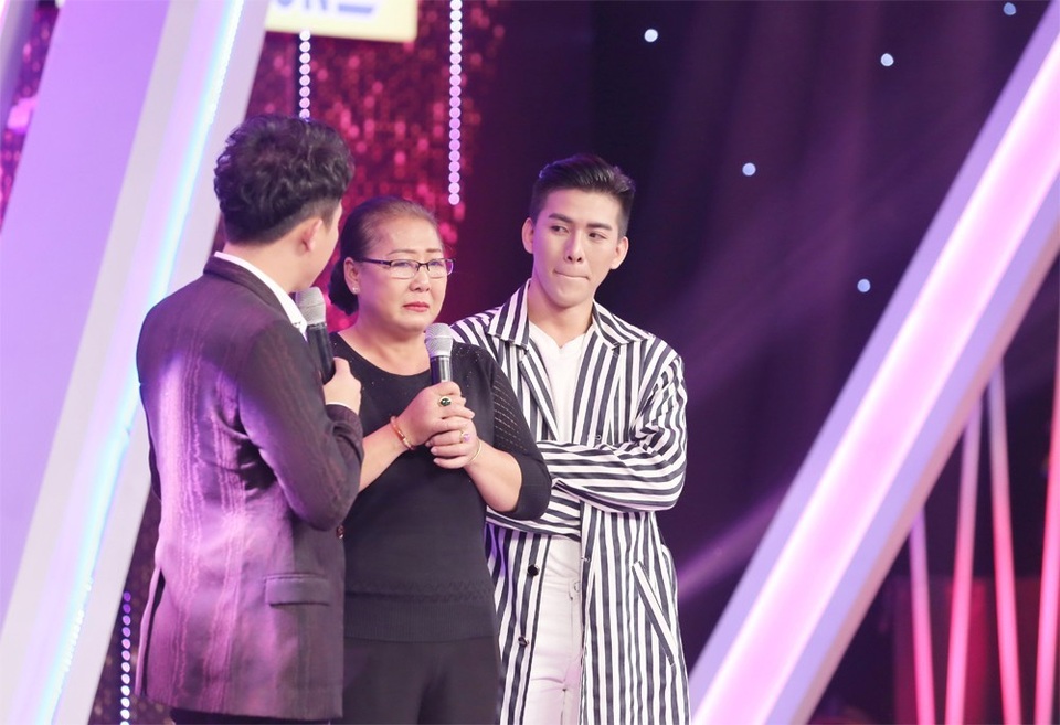 Dàn “nam thần” công khai song tính, đồng tính xúc động khiến dàn sao bật khóc - 9 Dàn “nam thần” công khai song tính, đồng tính xúc động khiến dàn sao bật khóc - 9