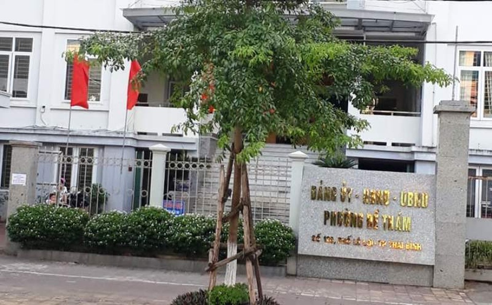 Khởi tố Bí thư Đoàn phường dâm ô với bé gái 11 tuổi - 1 Khởi tố Bí thư Đoàn phường dâm ô với bé gái 11 tuổi - 1