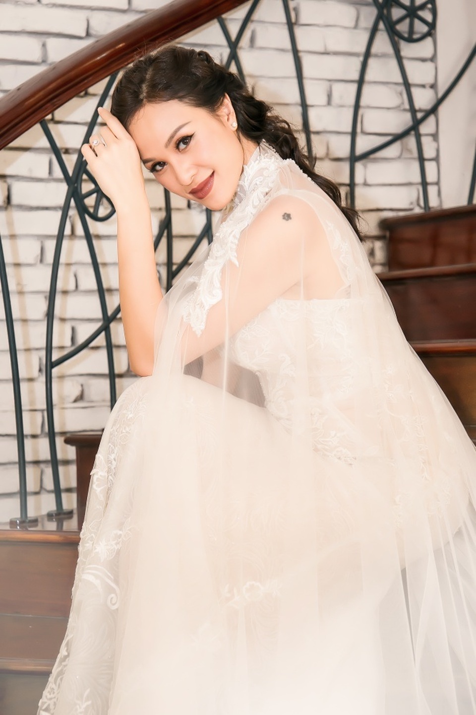 Lấy chồng Tây, MC nóng bỏng nhất nhì showbiz Việt áp lực nhất điều gì? - 10 Lấy chồng Tây, MC nóng bỏng nhất nhì showbiz Việt áp lực nhất điều gì? - 10