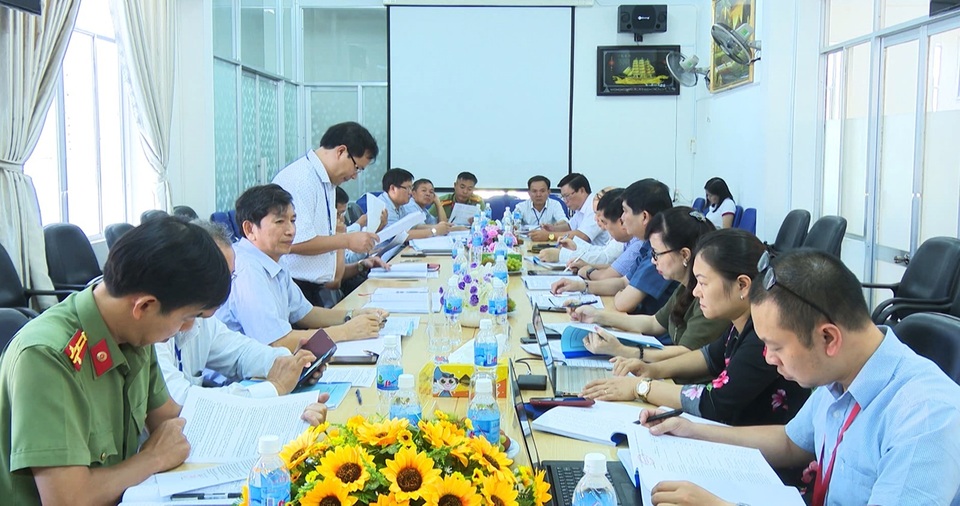 Ban chỉ đạo thi THPT quốc gia kiểm tra công tác chuẩn bị tại Phú Yên - 2 Ban chỉ đạo thi THPT quốc gia kiểm tra công tác chuẩn bị tại Phú Yên - 2