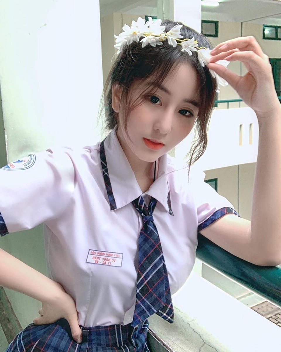 Lộ bảng điểm kém không ngờ của hot girl toàn diện Võ Ngọc Trân - 6 Lộ bảng điểm kém không ngờ của hot girl toàn diện Võ Ngọc Trân - 6