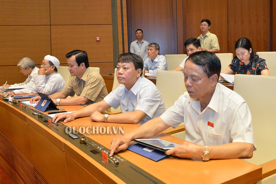 Luật Quản lý thuế sửa đổi: Nghiêm cấm cán bộ thuế và người nộp thuế thông đồng, trốn thuế - 1 Luật Quản lý thuế sửa đổi: Nghiêm cấm cán bộ thuế và người nộp thuế thông đồng, trốn thuế - 1