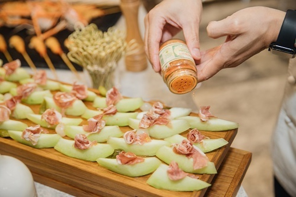 Siêu đầu bếp David Rocco – Từ tình yêu đến chinh phục tinh hoa ẩm thực Việt - 5 Siêu đầu bếp David Rocco – Từ tình yêu đến chinh phục tinh hoa ẩm thực Việt - 5