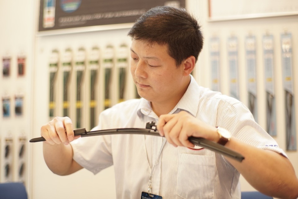Kinh nghiệm chọn mua gạt mưa cho ô tô - 1 Kinh nghiệm chọn mua gạt mưa cho ô tô - 1