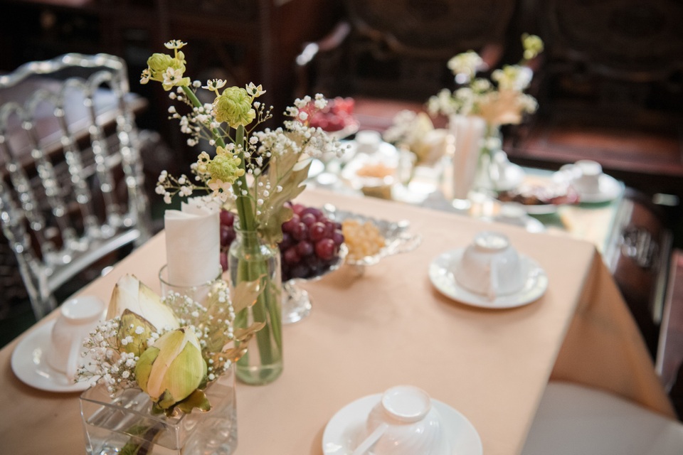 Chồng Tây đắm đuối khoá môi siêu mẫu Phương Mai trong lễ ăn hỏi - 16