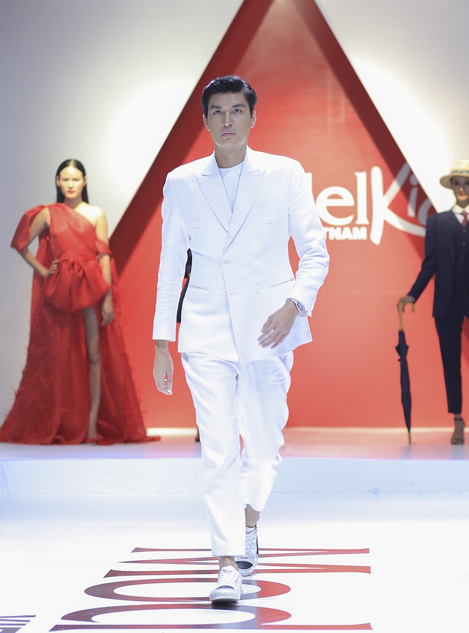 Trở thành HLV người mẫu nhí, Mâu Thủy phát ngôn gây sốc cách “trị” các bé - 7