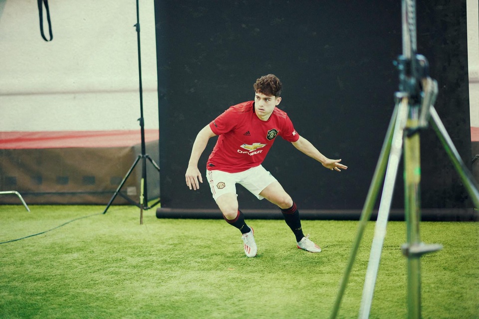 Những hình ảnh đầu tiên của tân binh Daniel James tại Man Utd - 13 Những hình ảnh đầu tiên của tân binh Daniel James tại Man Utd - 13