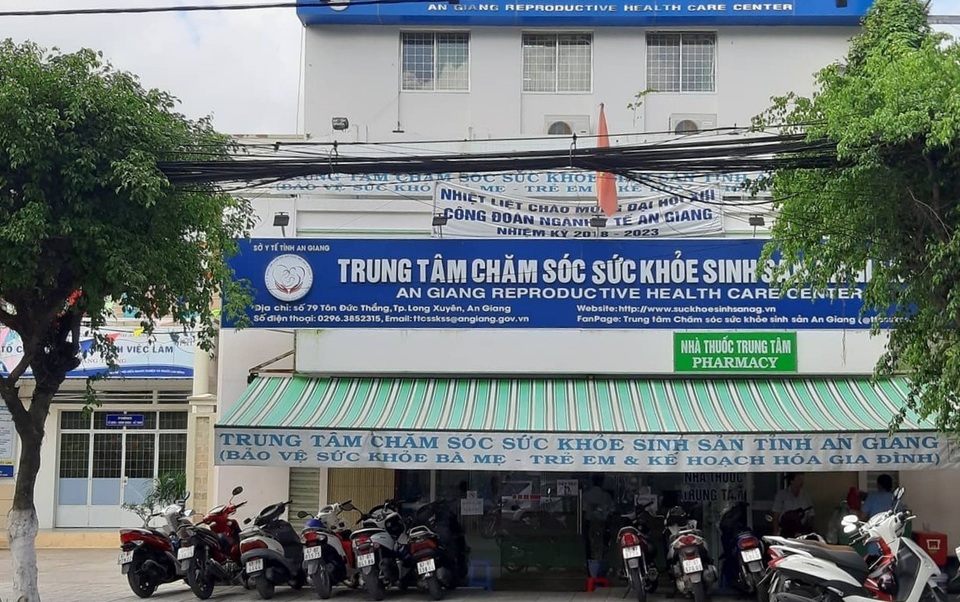 Giám đốc Trung tâm chăm sóc sức khỏe sinh sản An Giang bị cách chức - 1 Giám đốc Trung tâm chăm sóc sức khỏe sinh sản An Giang bị cách chức - 1