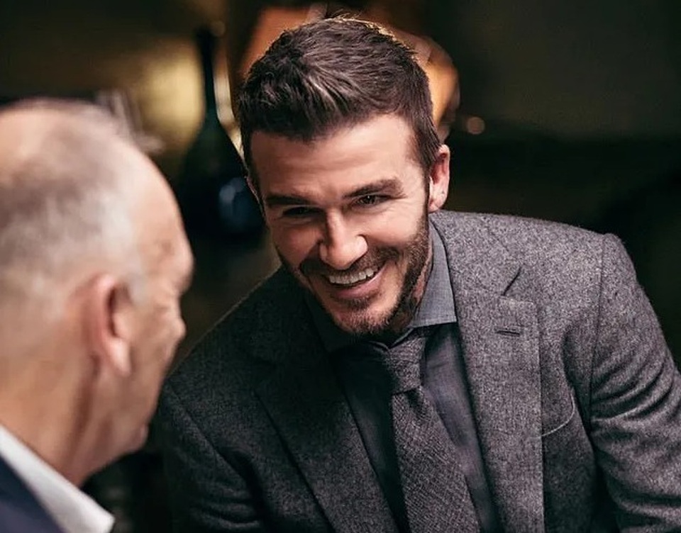 Clip chuyện trò ấm áp giữa David Beckham và cha - 1