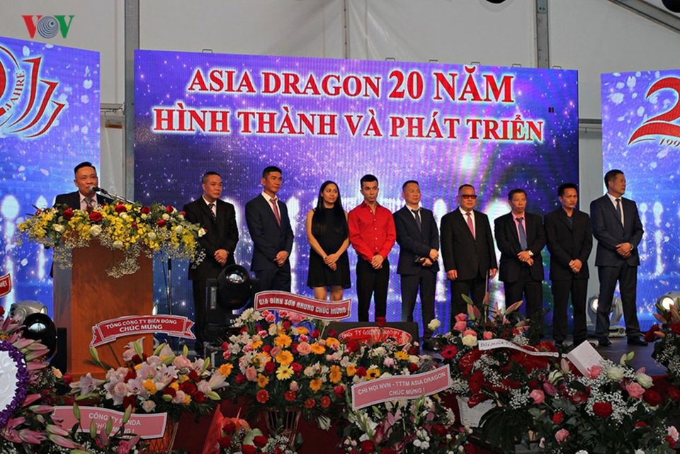 Asia Dragon - Mái nhà chung của bà con người Việt tại biên giới Séc - 2 Asia Dragon - Mái nhà chung của bà con người Việt tại biên giới Séc - 2