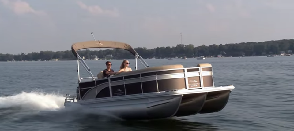 Cặp vợ chồng đa cấp lừa tỷ phú Warren Buffett dùng tiền mua hơn 90 xe sang - 3