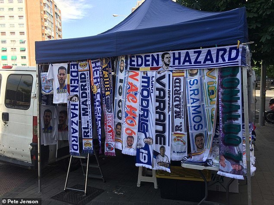 Eden Hazard rạng rỡ ra mắt 50.000 cổ động viên Real Madrid - 5 Eden Hazard rạng rỡ ra mắt 50.000 cổ động viên Real Madrid - 5