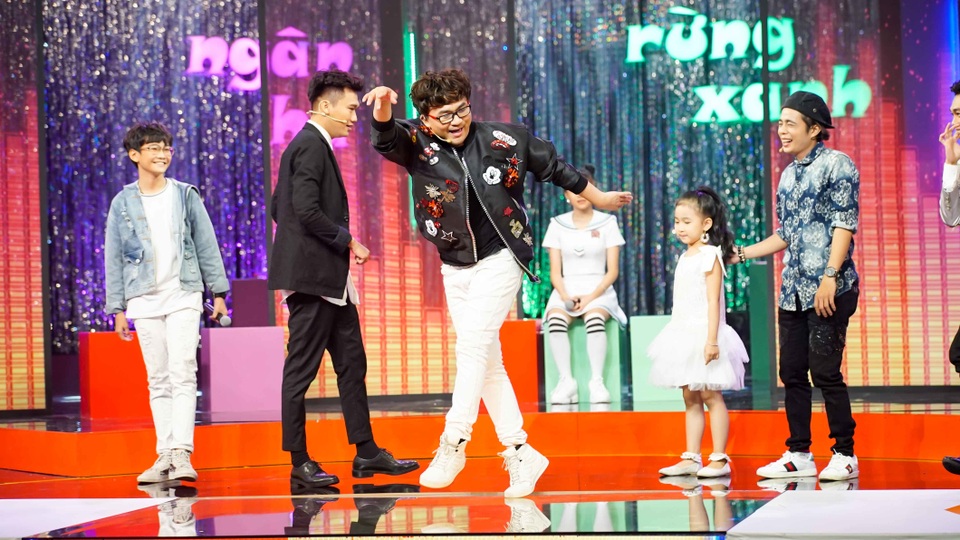 Cô bé chưa biết chữ hát karaoke “vanh vách” khiến Xuân Nghị “phát cuồng” - 3